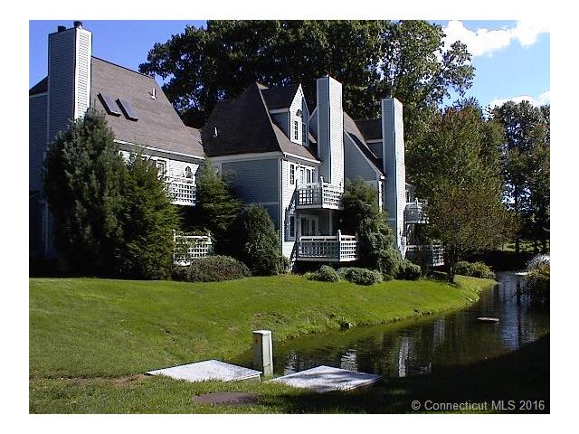 1524 Old Pond Ln, Norwich, CT 06360