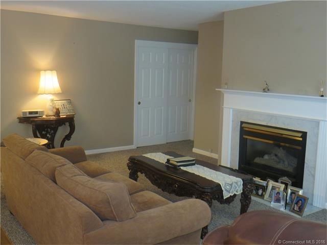 216Laura Blvd #216, Norwich, CT 06360