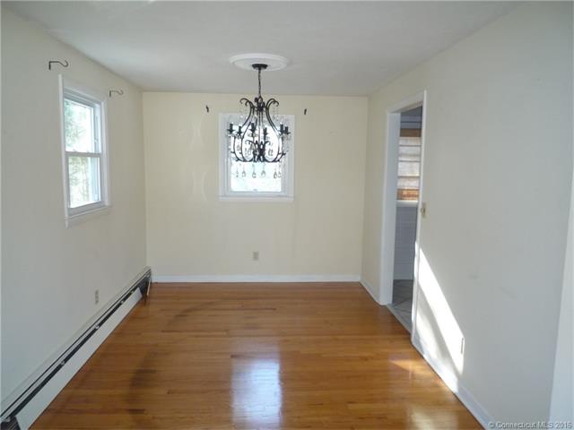 10 Mohegan Park Rd, Norwich, CT 06360