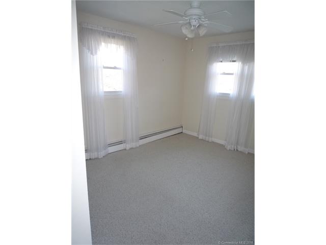 10 Mohegan Park Rd, Norwich, CT 06360