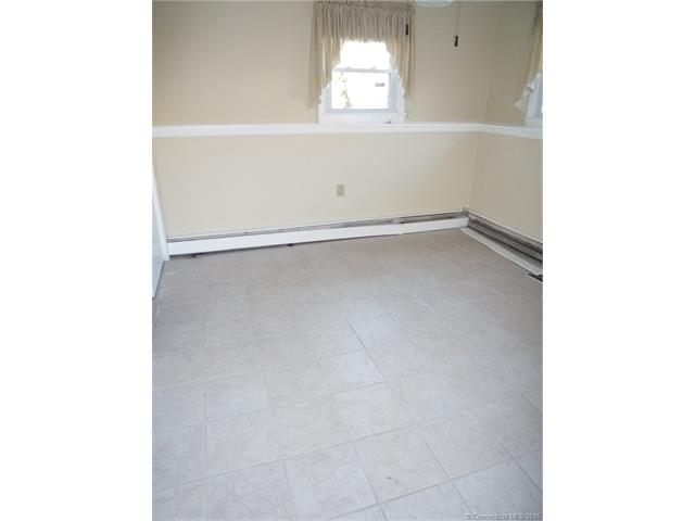 10 Mohegan Park Rd, Norwich, CT 06360