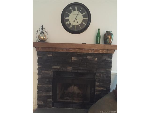 622 Old Pond Ln, Norwich, CT 06360