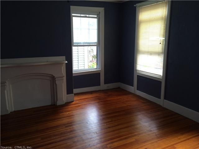 48 Otis St, Norwich, CT 06360