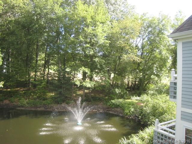1721 Old Pond Ln, Norwich, CT 06360