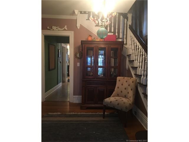 9Thames Ter, Norwich, CT 06360