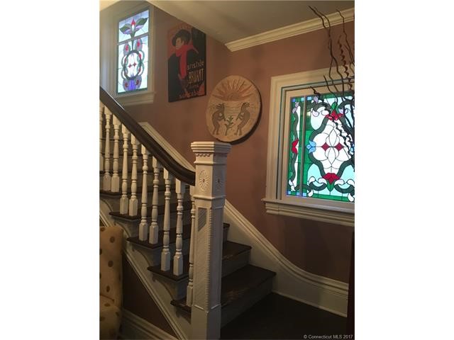 9Thames Ter, Norwich, CT 06360