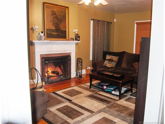 151 Broad St, Norwich, CT 06360