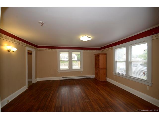 86 Sherman St, Norwich, CT 06360