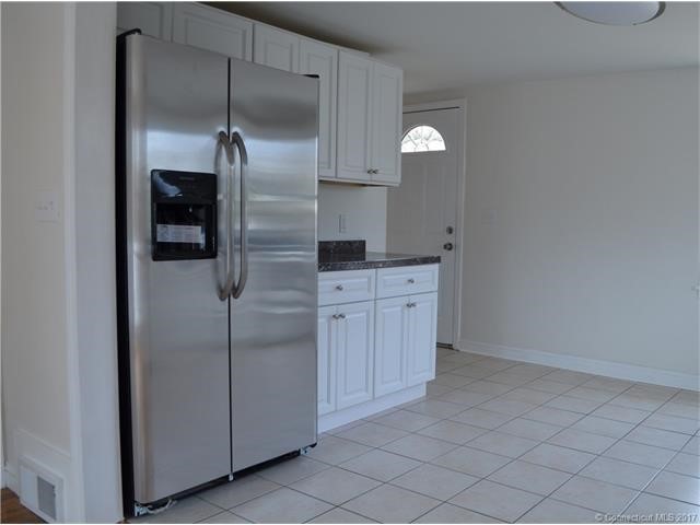 11Lambert Dr, Norwich, CT 06360