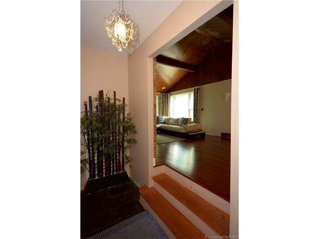 4 Cherry Hill Rd, Norwich, CT 06360