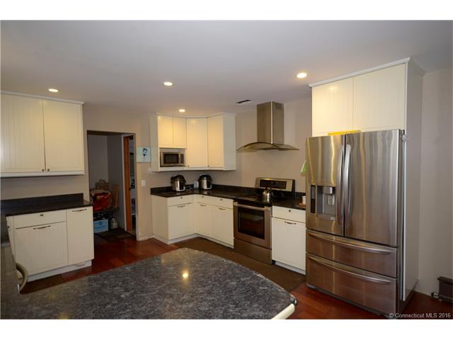 4 Cherry Hill Rd, Norwich, CT 06360