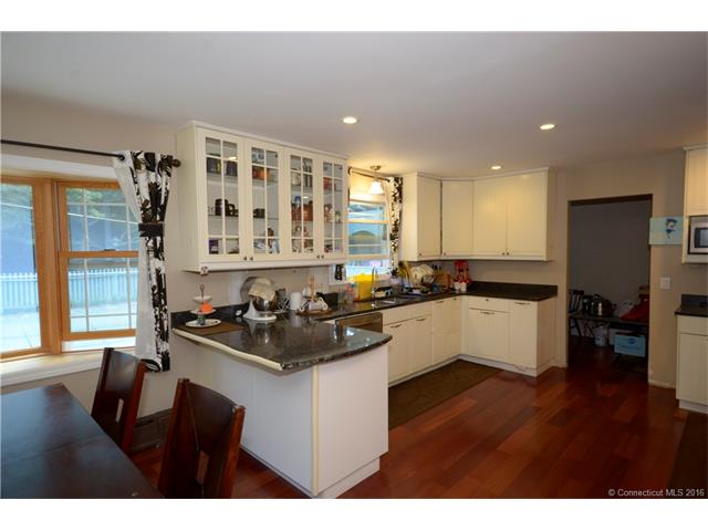 4 Cherry Hill Rd, Norwich, CT 06360