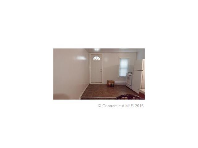 28 Oak St, Norwich, CT 06360