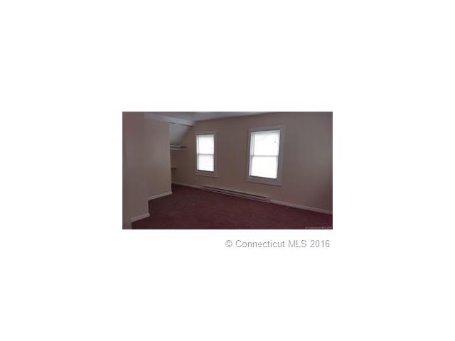 28 Oak St, Norwich, CT 06360