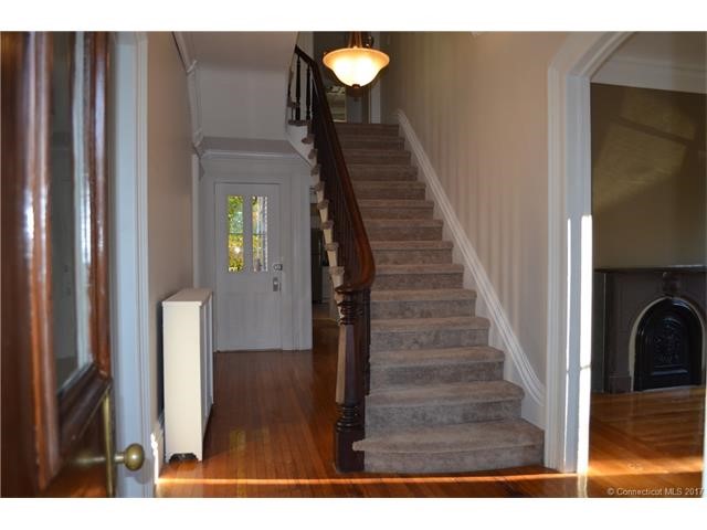 29Huntington Pl, Norwich, CT 06360