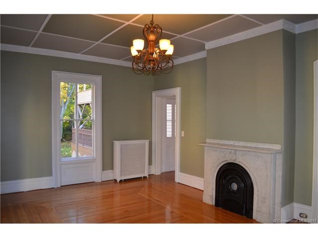 29Huntington Pl, Norwich, CT 06360
