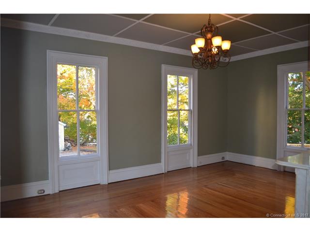 29Huntington Pl, Norwich, CT 06360