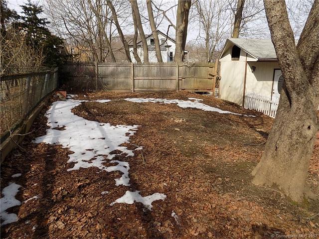 15 Elizabeth St, Norwich, CT 06360
