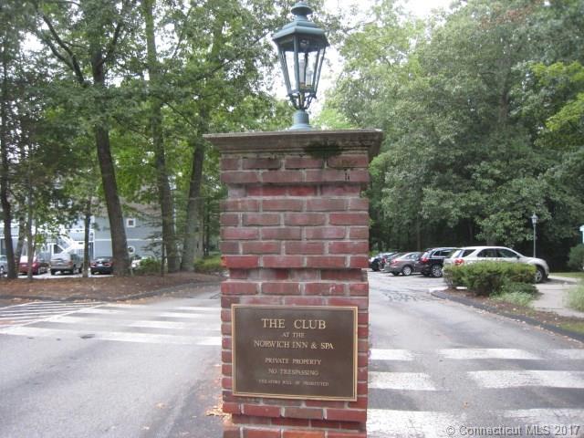 824 Old Pond Ln, Norwich, CT 06360