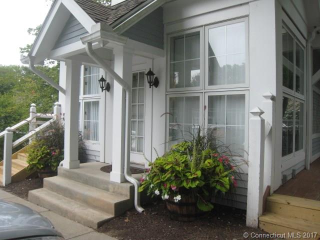 824 Old Pond Ln, Norwich, CT 06360