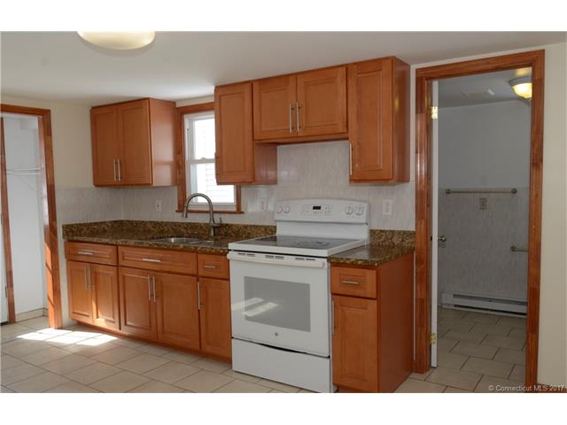 40 Harding St, Norwich, CT 06360