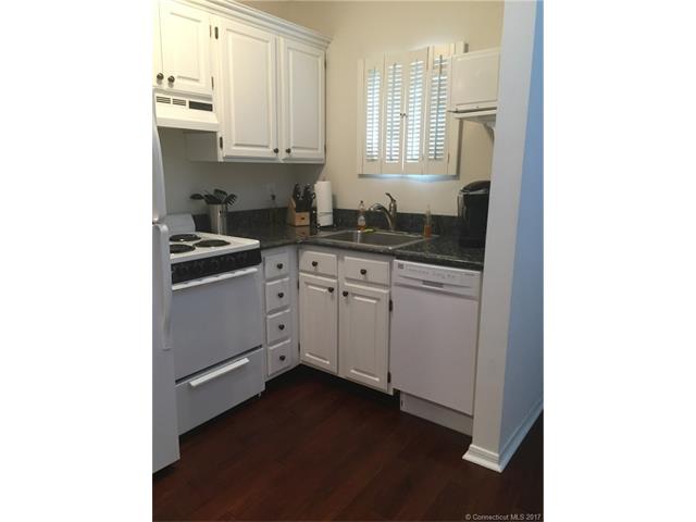 622 Old Pond Ln, Norwich, CT 06360