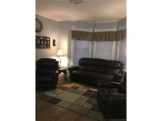 4 Robbins Ct, Norwich, CT 06360