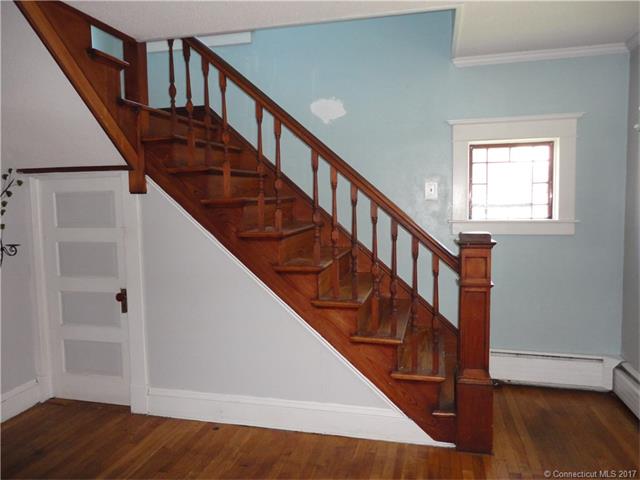 15 Kinney Ave, Norwich, CT 06360
