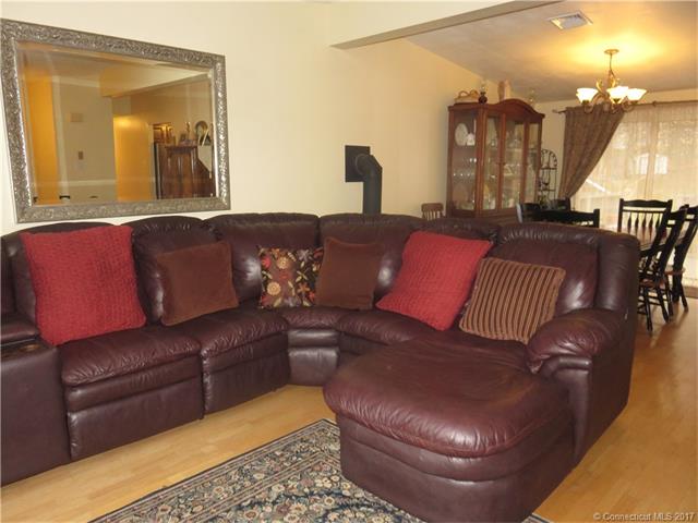 53Wawecus Hill Rd, Norwich, CT 06360