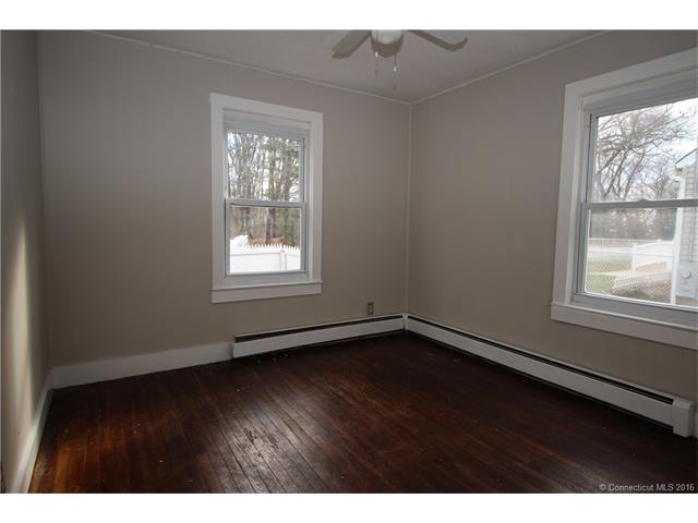 10 Drawbridge Rd, Preston, CT 06365