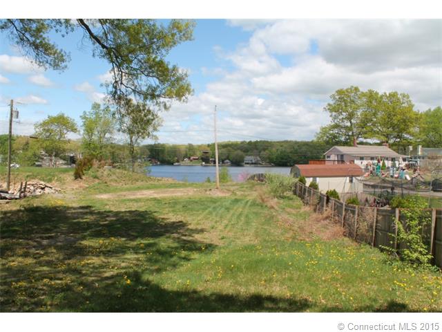 38 Laurel Point Dr, Montville, CT 06370