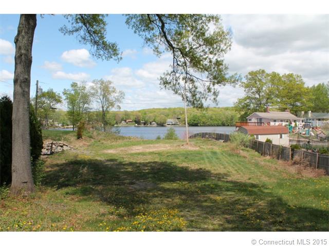 38 Laurel Point Dr, Montville, CT 06370