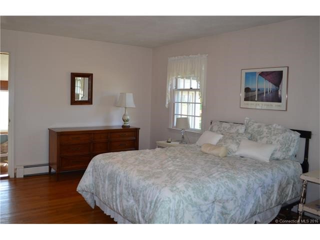 38Hatchett Point Rd, Old Lyme, CT 06371