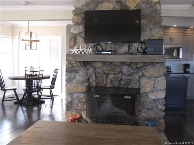2 Seaside Ln, Old Lyme, CT 06371