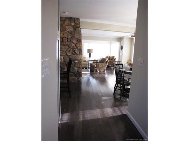 2 Seaside Ln, Old Lyme, CT 06371