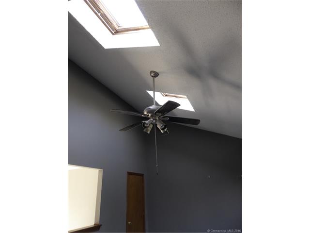 25 Black Hill Rd, Plainfield, CT 06374