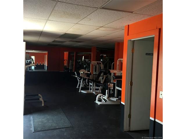 15 School St, Plainfield, CT 06374