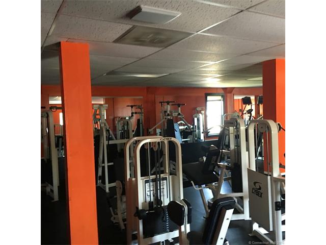 15 School St, Plainfield, CT 06374