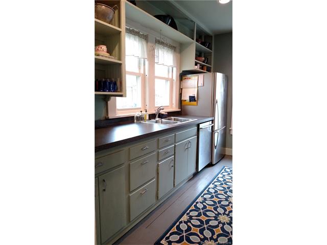 6 Charles Ave, Waterford, CT 06375