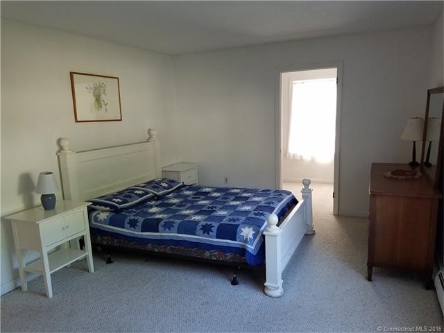 1Ridgewood Rd, Old Lyme, CT 06376