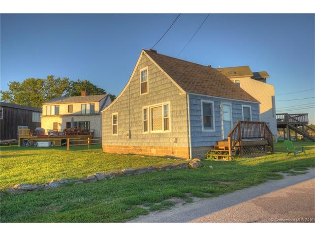 9 Skipper St, Stonington, CT 06378