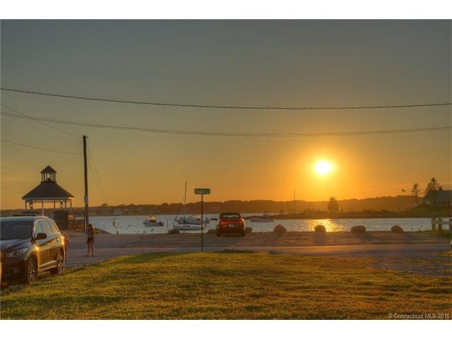 9 Skipper St, Stonington, CT 06378