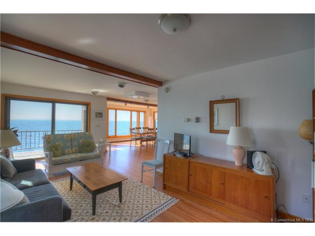 8 Skipper St, Stonington, CT 06378