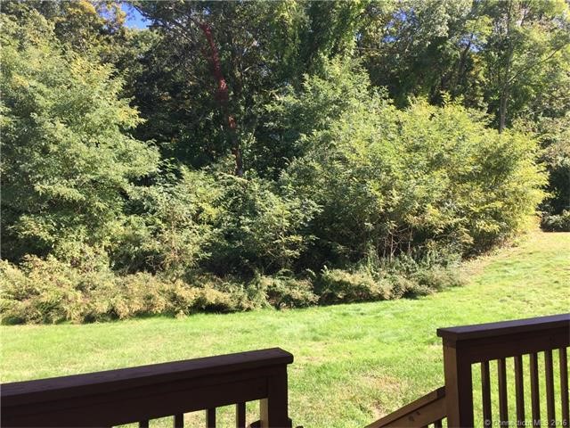 114Woodland Dr #C, Montville, CT 06382