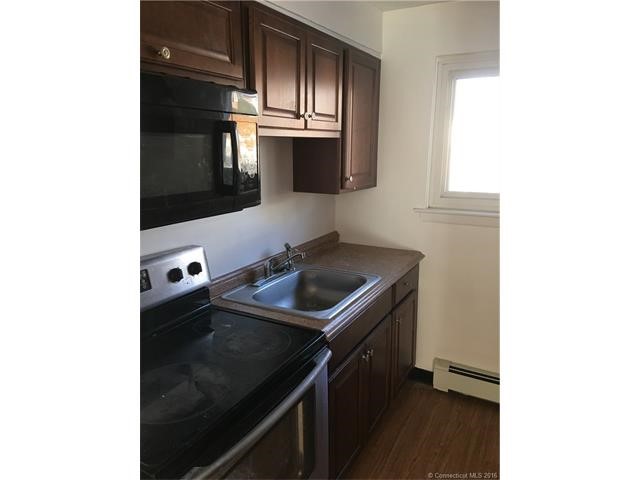 96Woodland Dr #B, Montville, CT 06382
