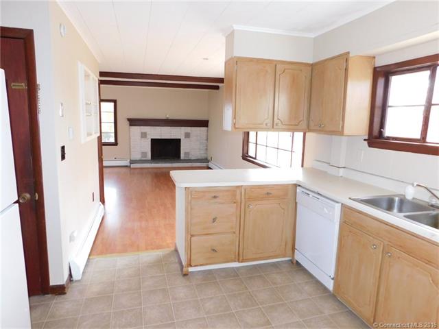 13 Cove Rd, Montville, CT 06382