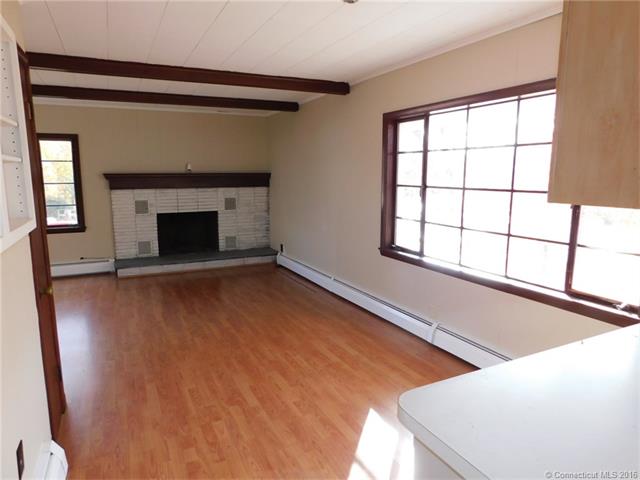 13 Cove Rd, Montville, CT 06382