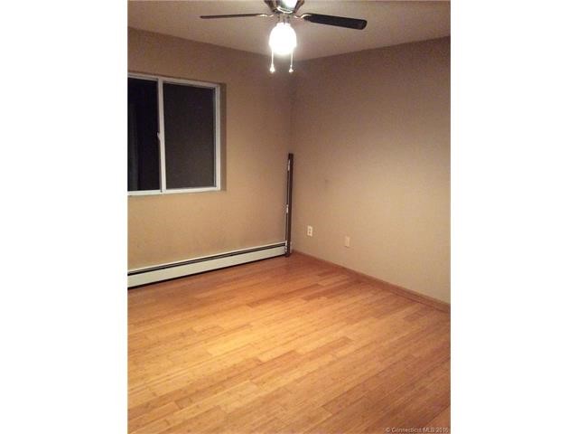 86Cottonwood Ln, Montville, CT 06382