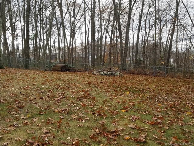 86Cottonwood Ln, Montville, CT 06382