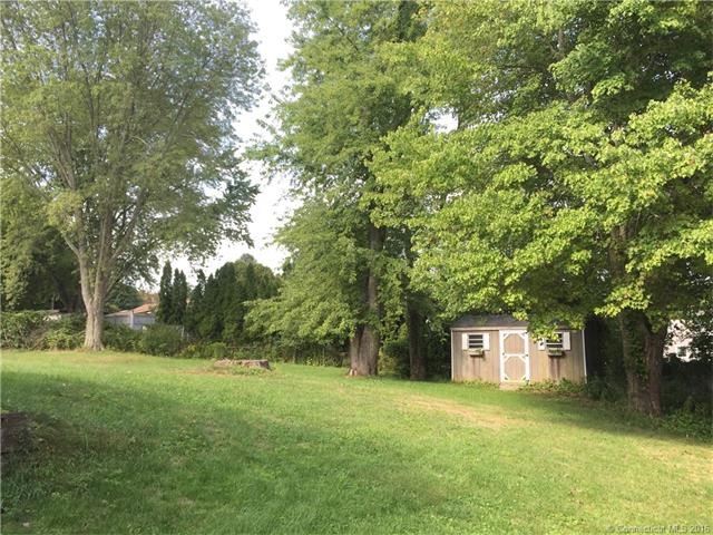 81Dydo Dr, Montville, CT 06382